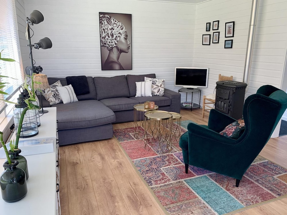 Bungalow Near Beach With Garden