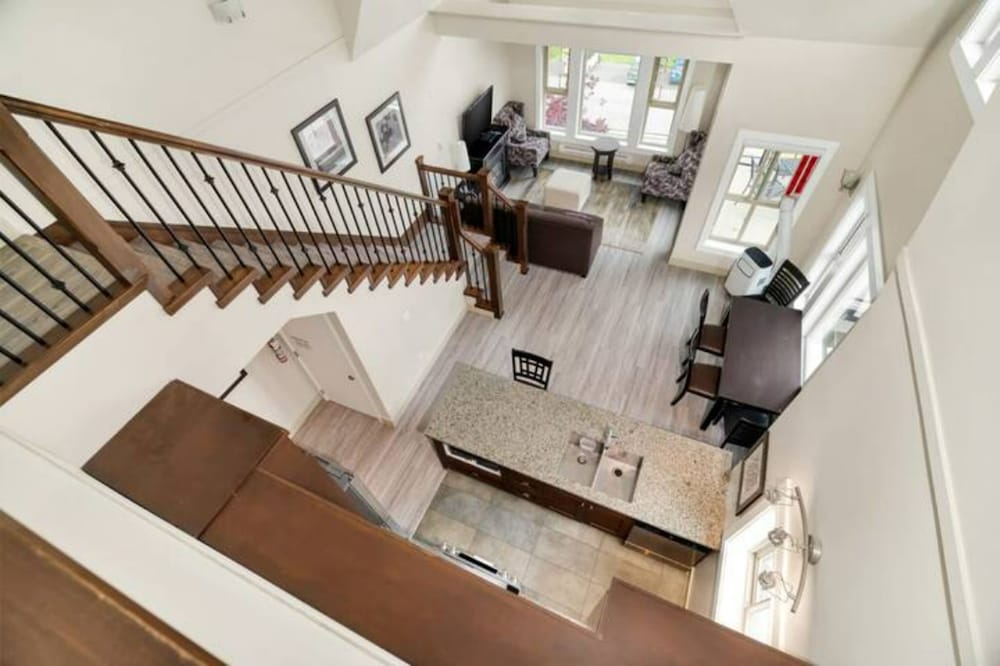 Scenic 3BR Penthouse Suite