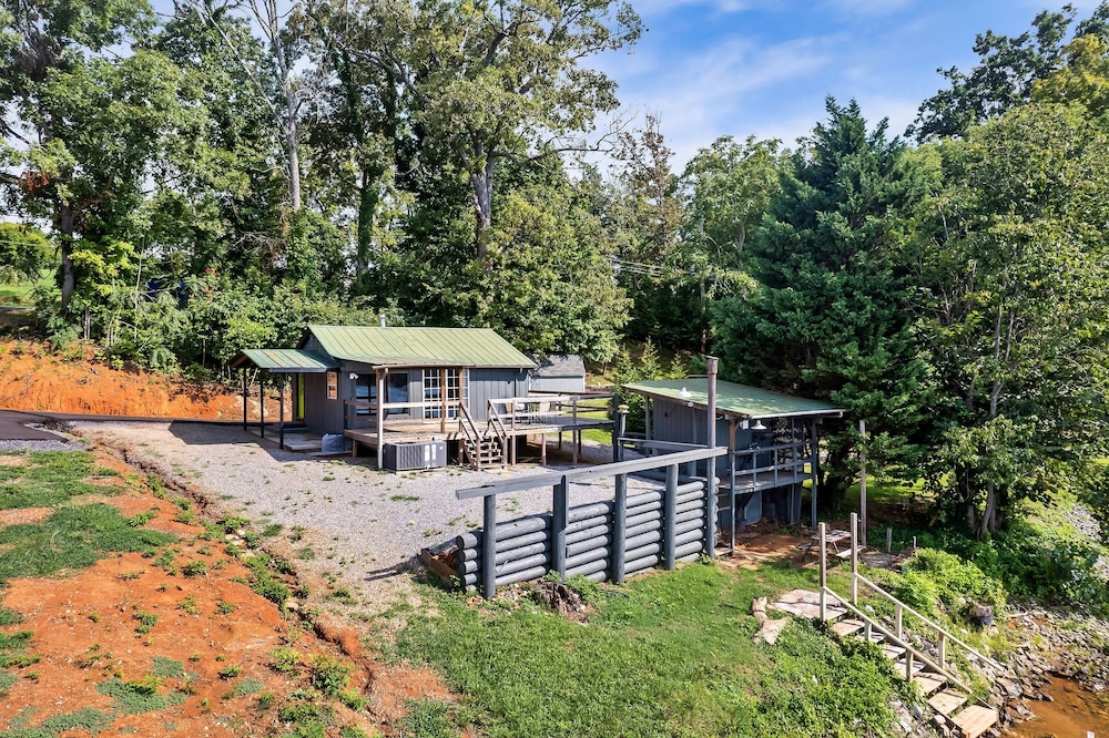 Cabin at Lakeside view 2
