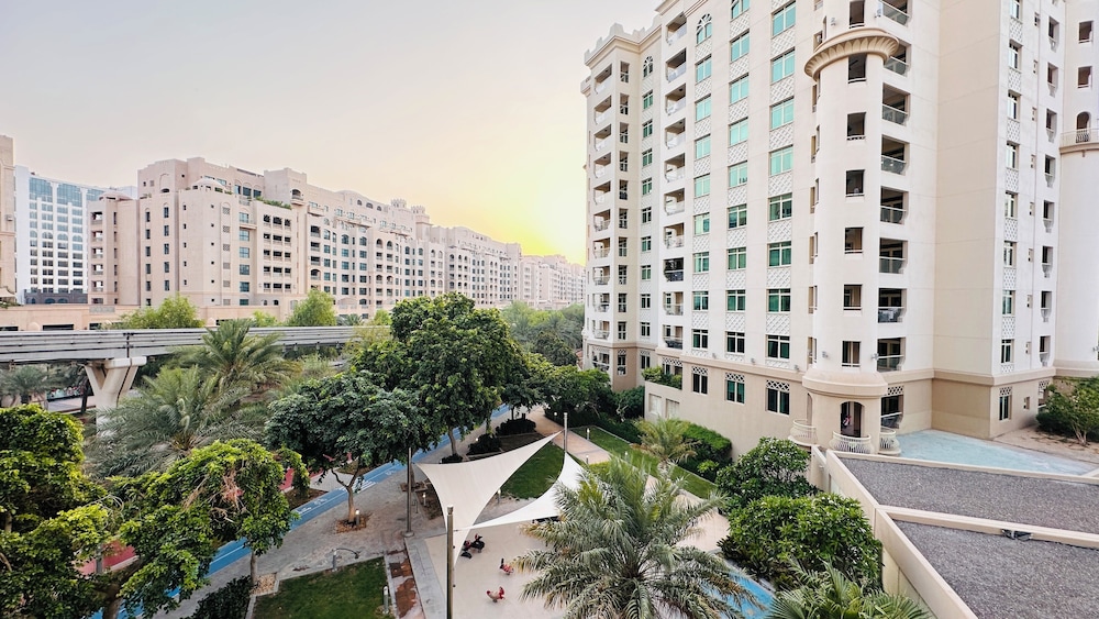 Luxury 3 Bed Apartment at Palm Jumeirah