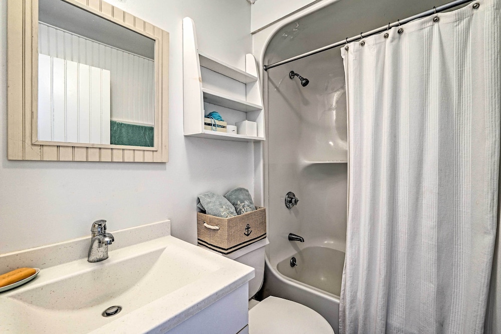 Ocean View + Beach Access: Cape Cod Townhome