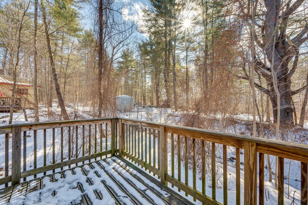 Cozy Laconia Cabin, Close to Winnipesaukee Pier!