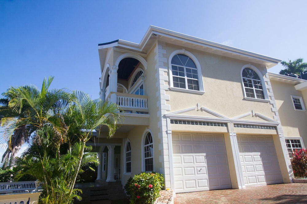 Steel Love Villa