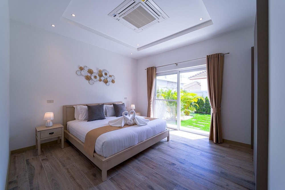New Private Pool Villa with 3BR MV77
