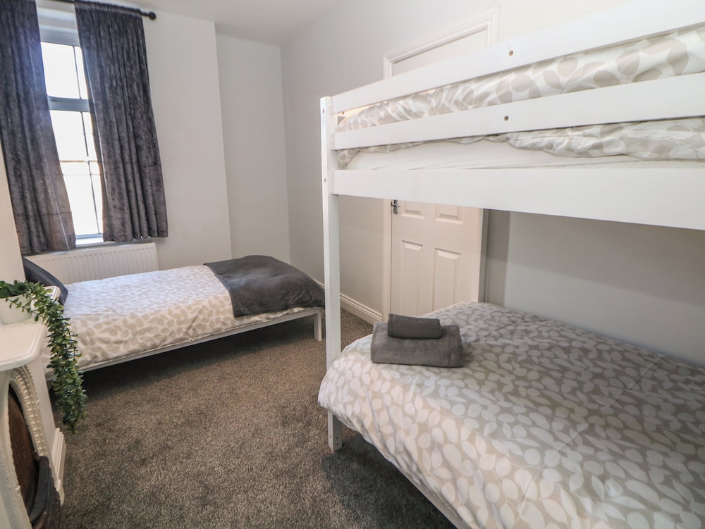 15 South Avenue Mews