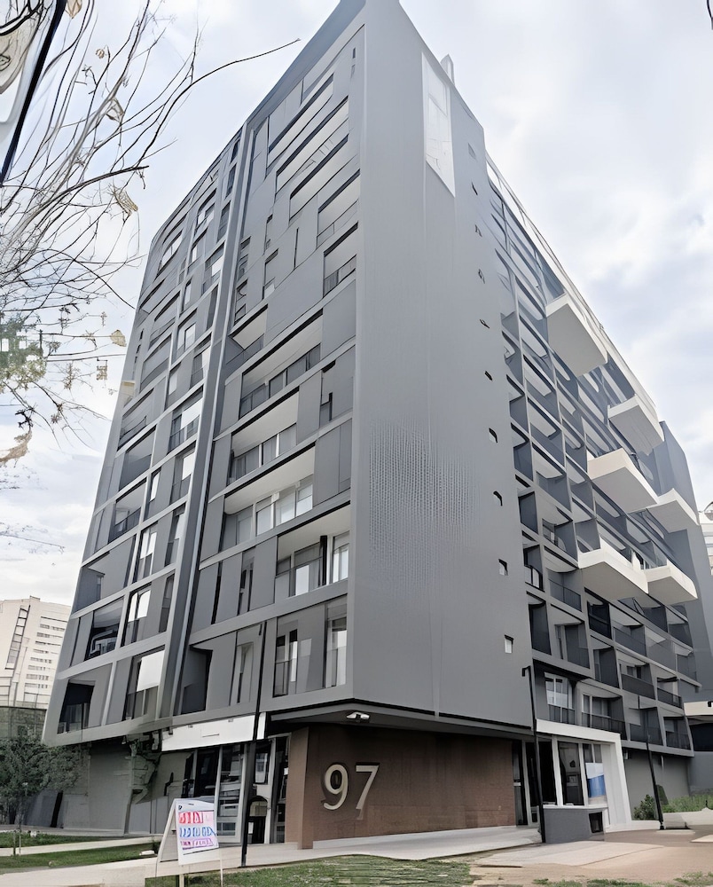 Santa Elvira Apartments
