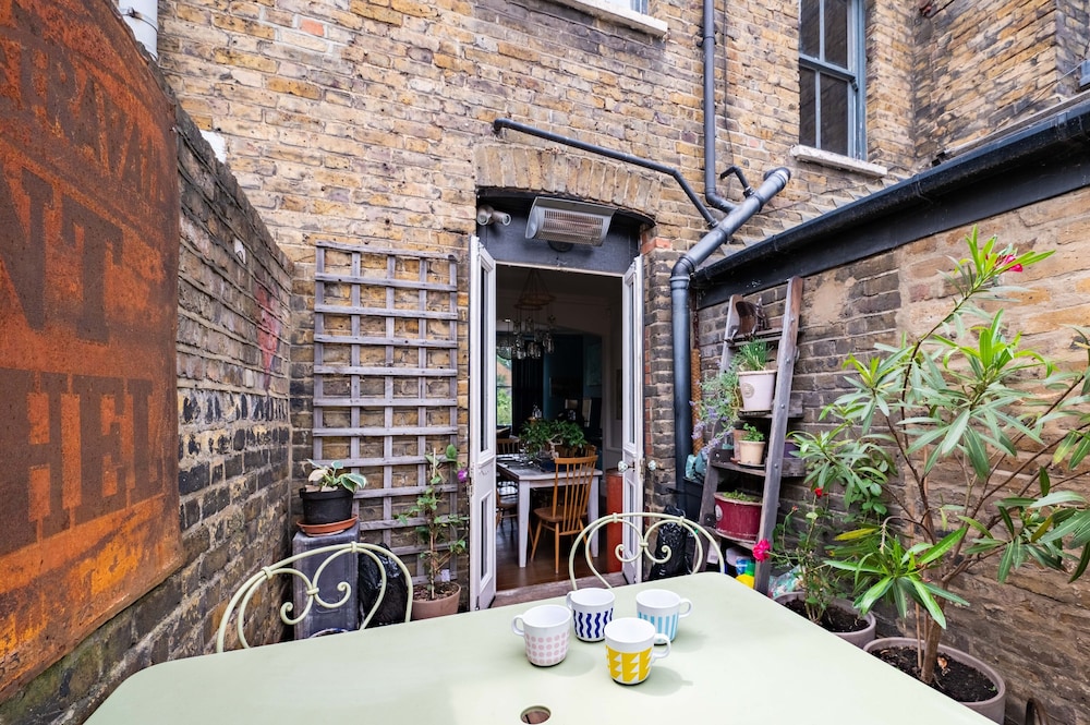 outdoor bbq area