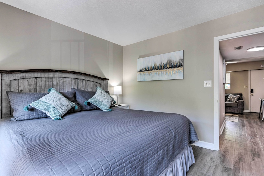 Gatlinburg Condo: Walk to Downtown Attractions! view 5