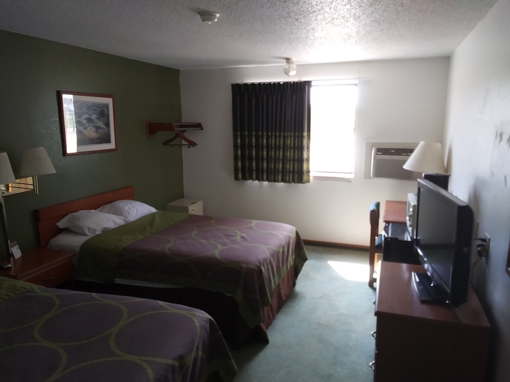 Capital O Amerihost Inn and Suites Kingdom City Hwy 54 MO view 2