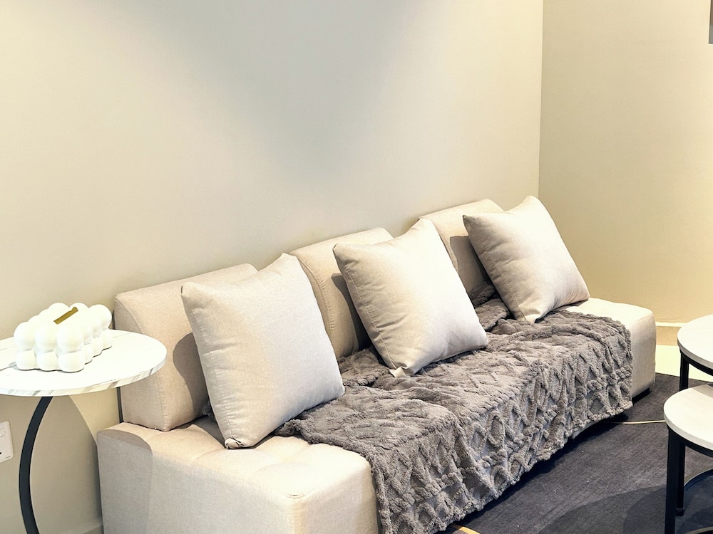 The Paxtonz by Manhattan Group