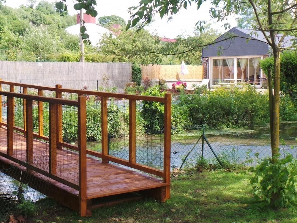 Au Fil de L'eau