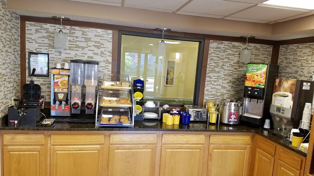 Days Inn by Wyndham Hillsdale - Property Image 25