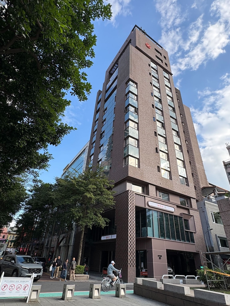 Ximen Apartment by Olala Homes