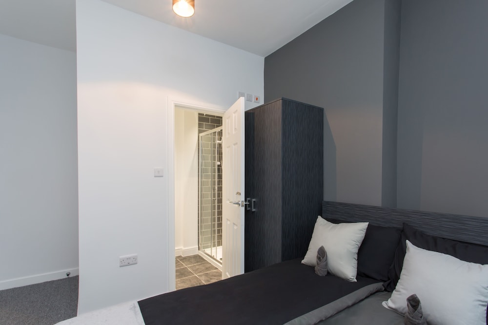 Townhouse @ 101 Catherine Street Crewe view 2