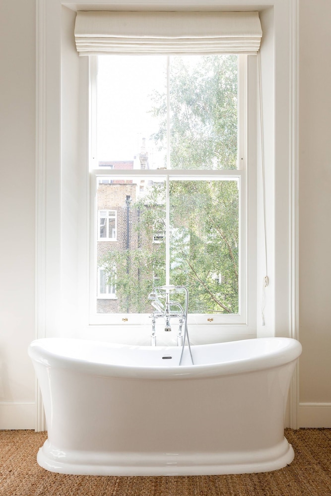 Brunswick Gardens II by Onefinestay