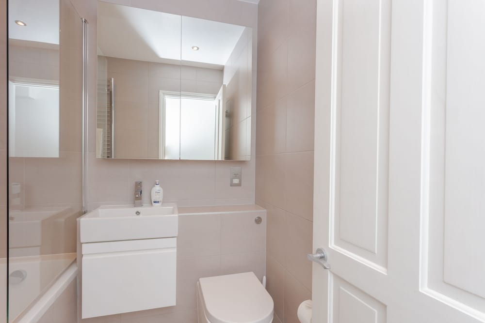 Newly Renovated 3 Bedroom Apartment in North West London