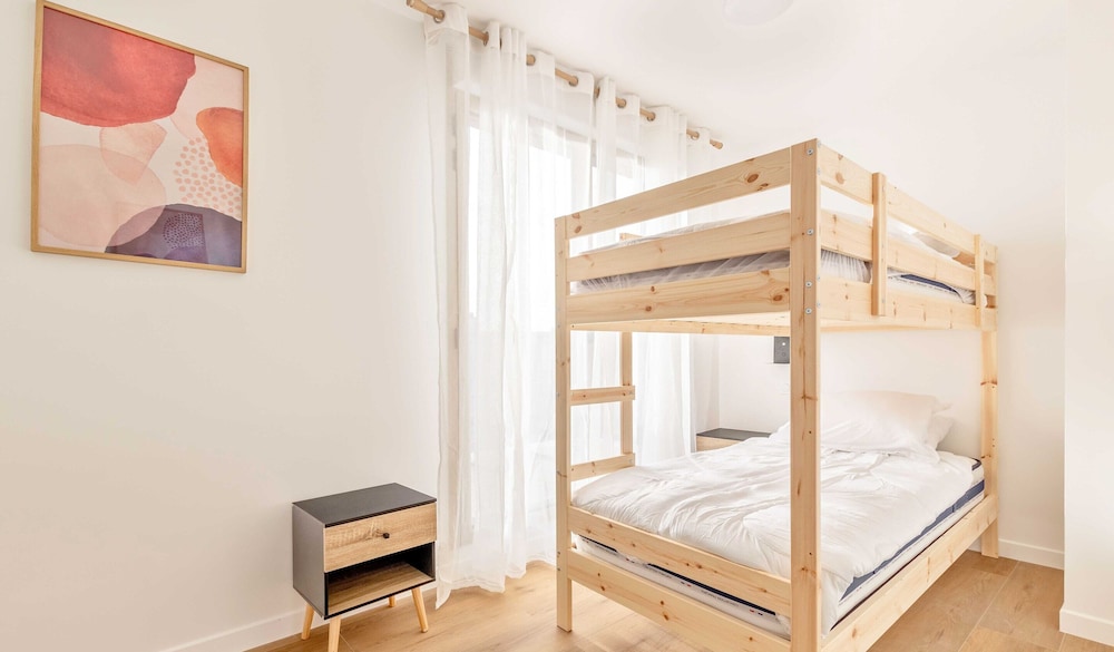 Modern Apt With Balcony-6p-close to Disney/paris