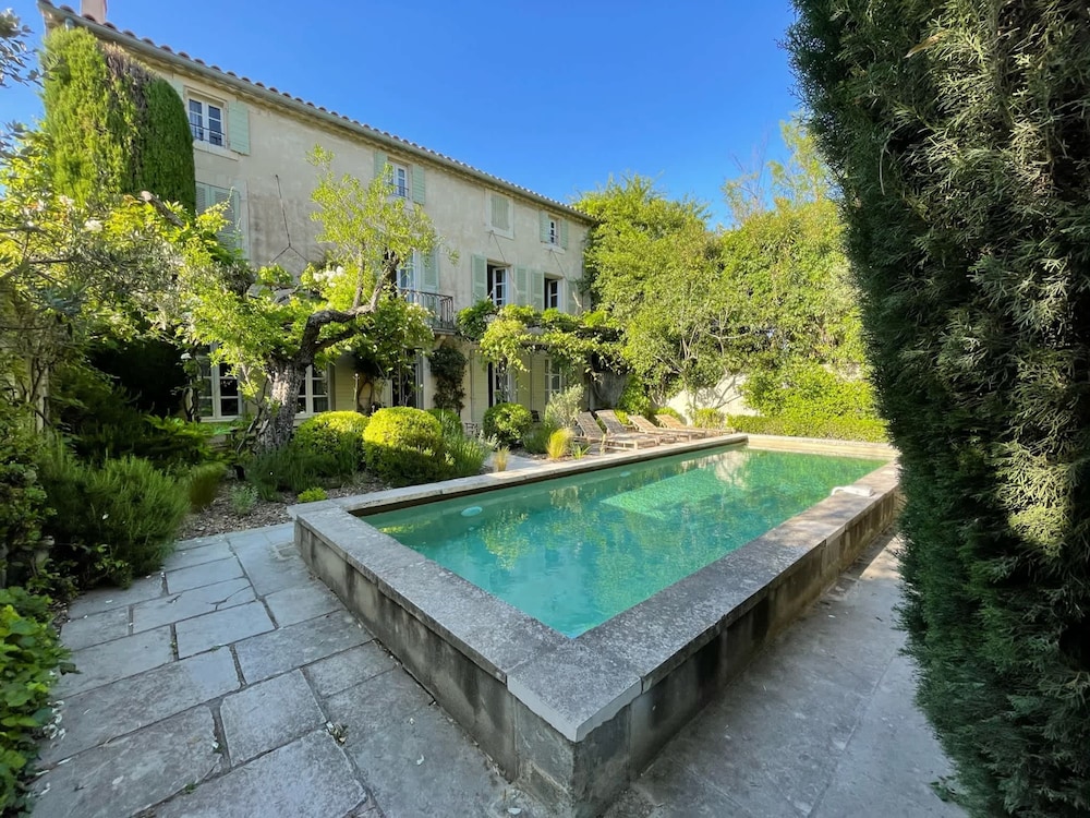 Villa Maillane 18th Century Residence Completely Renovated
