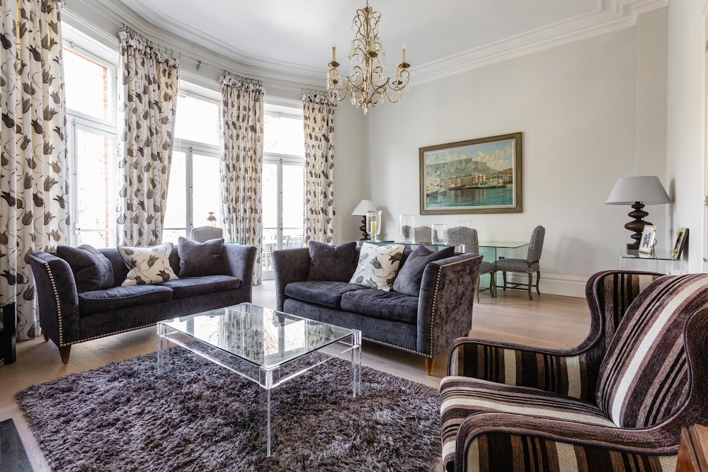 Gledhow Gardens Viii by Onefinestay