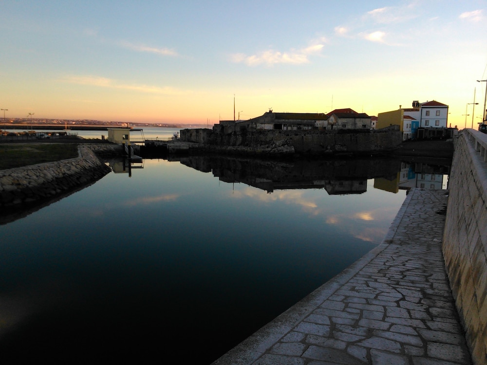 Peniche Surf Lodge - Hostel