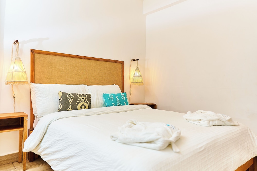 Room in Lodge - Papaya 1-triple Room view 5