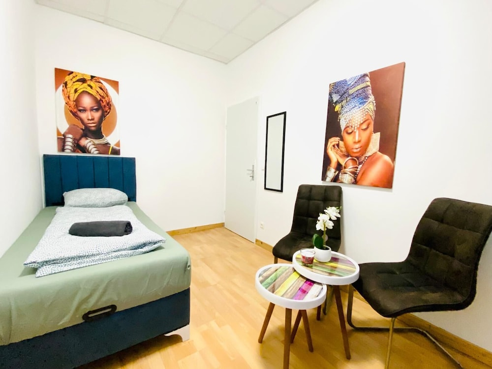 Cozy 3 Bedroom Apartment in Quiet Area