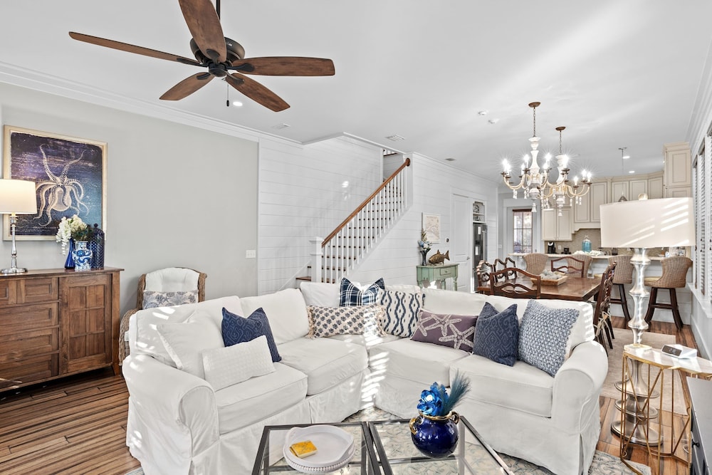 Seagrove Gardens Mins to the Beach Santa Rosa Retreat w Golf Cart A Design