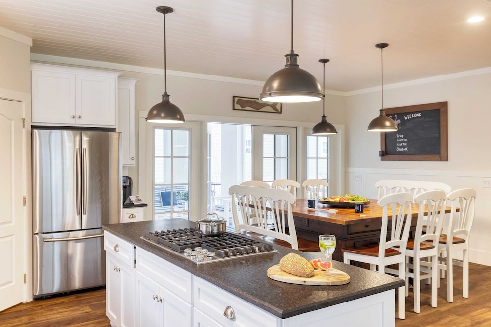 Pink Plume Coastal Escape Near Beach, Private Pool, Grill, & Luxe Interiors
