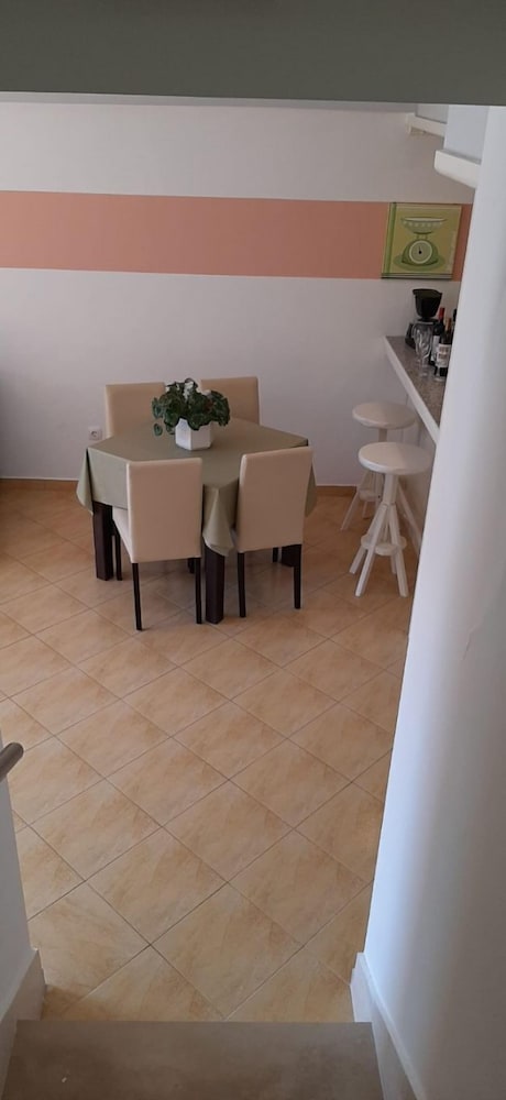 Ivano - 90m to the Beach - A1