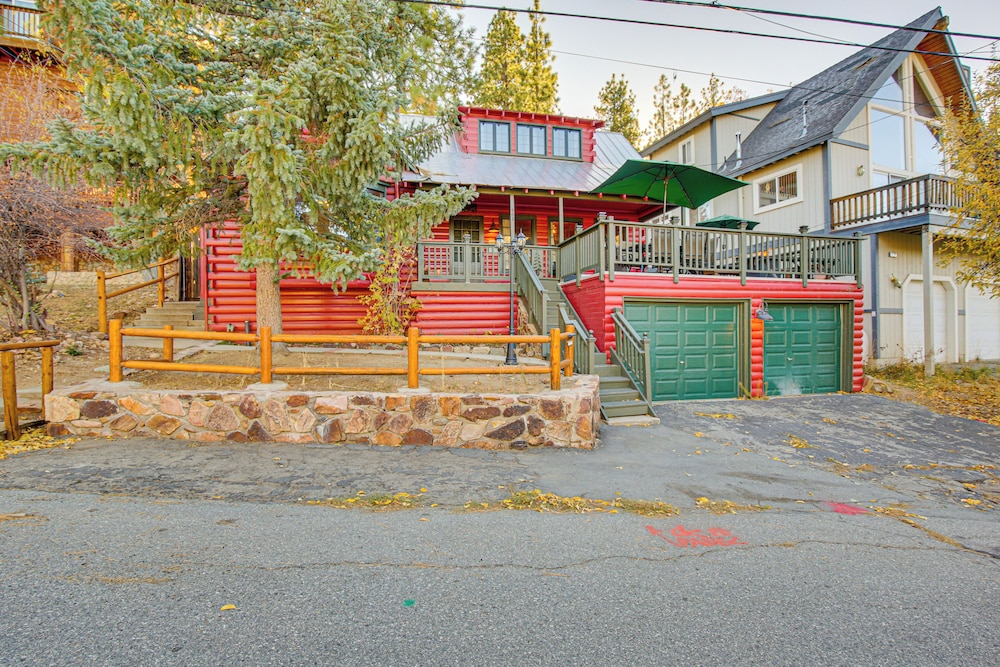 Hot Tub, Grill & Fire Pit: Cabin in Big Bear Lake