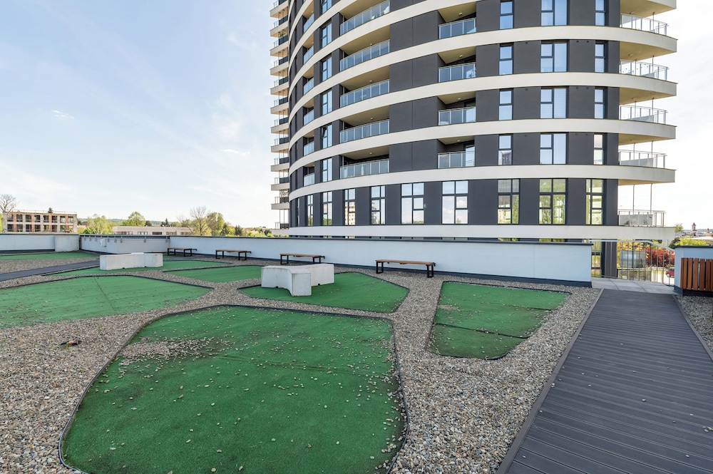 Elegant Apartment Rzeszów by Renters