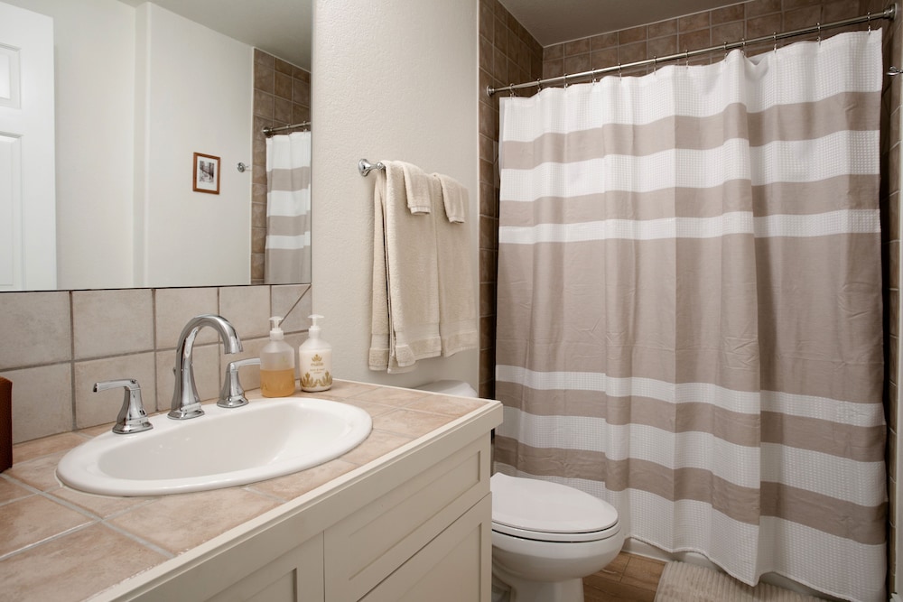 104 Lodge At Brookside 2 Bedroom Condo by RedAwning - Property Image 17