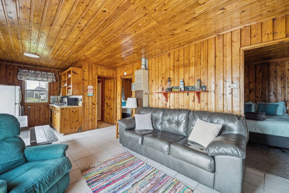 Barefoot Beach Resort