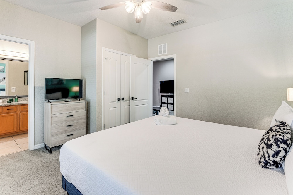 Resort Amenities, Screened Lanai: Kissimmee Escape