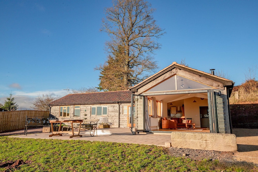 Host Stay Upperley Barn