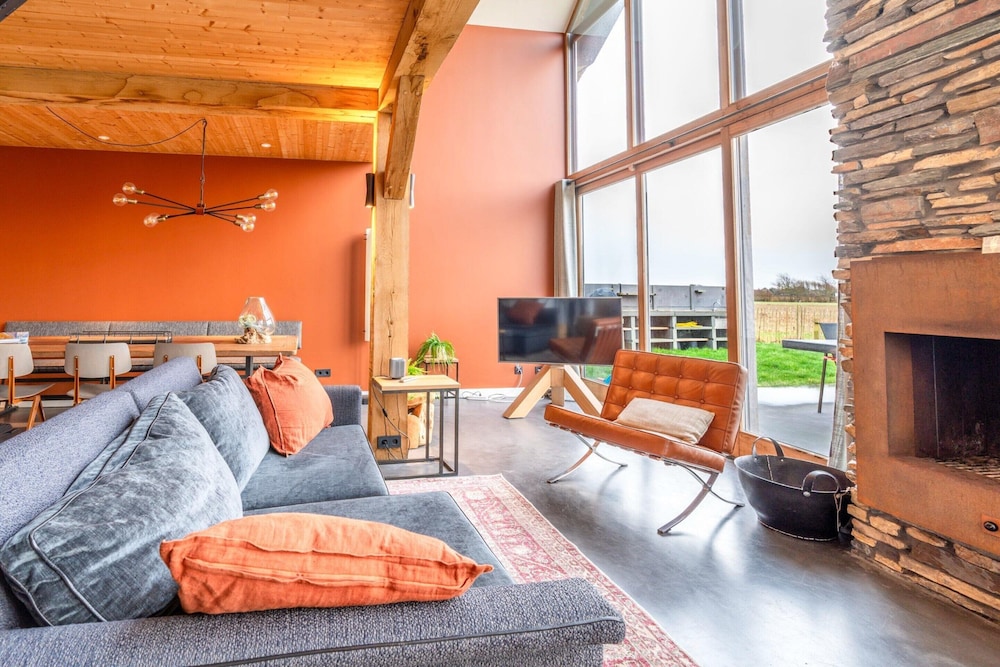 Luxurious and Sustainable 6-person Holiday Villa