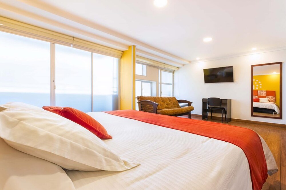 Hotel Casa Madrigal - Image 1