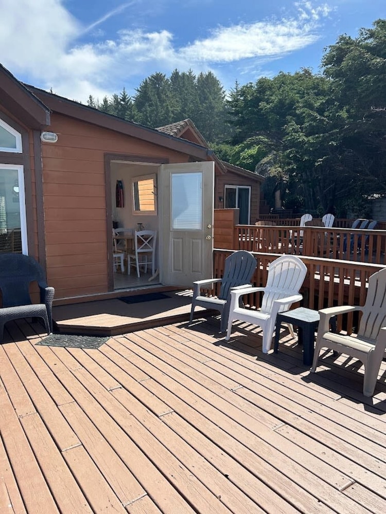 Ocean Front Cabin 16 Jacuzzi Incredible Views