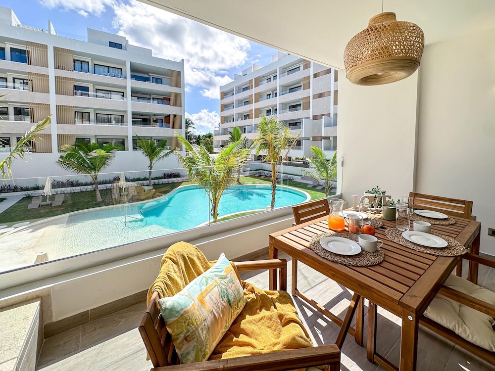 Spectacular Brand new Beach Condo