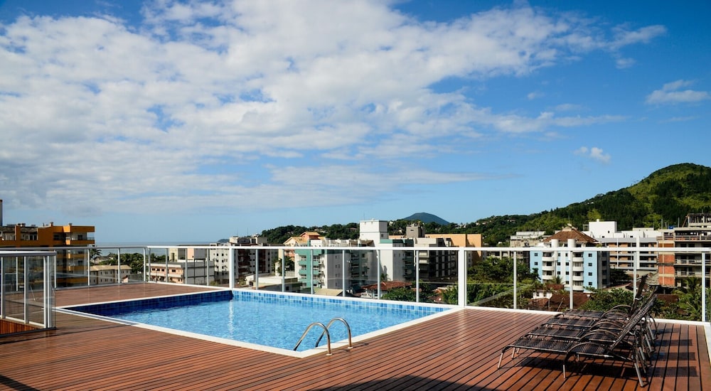 Apto c rea Gourmet a 300m da Praia das Toninhas