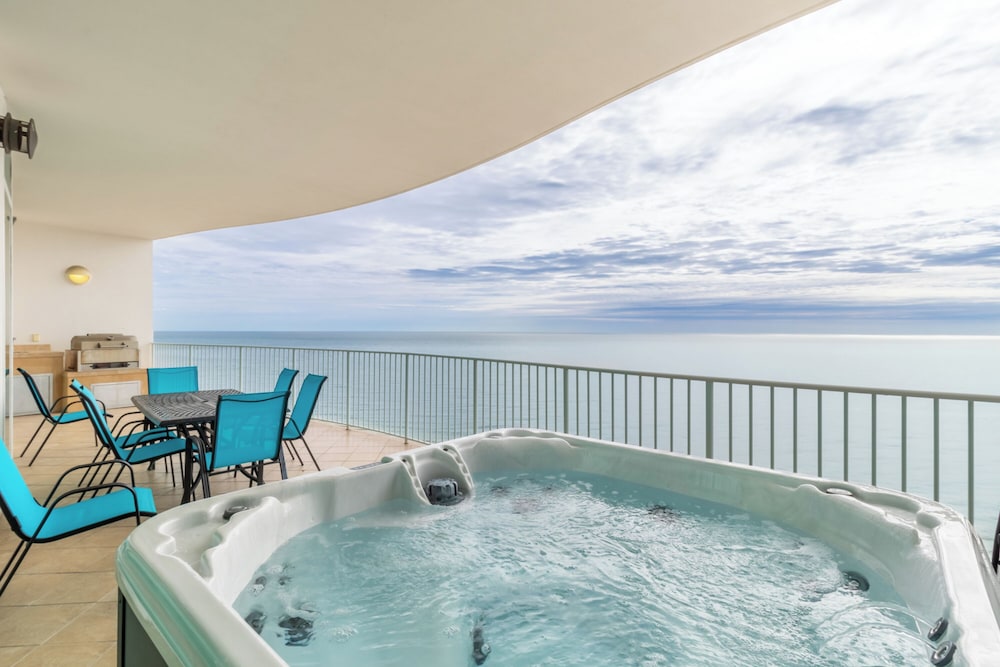 Turquoise Place 1807 D
