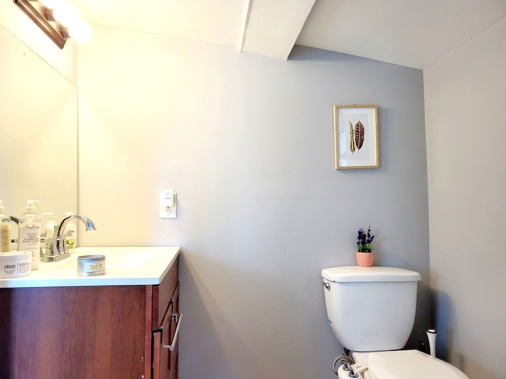Budget Bed Room near Downtown