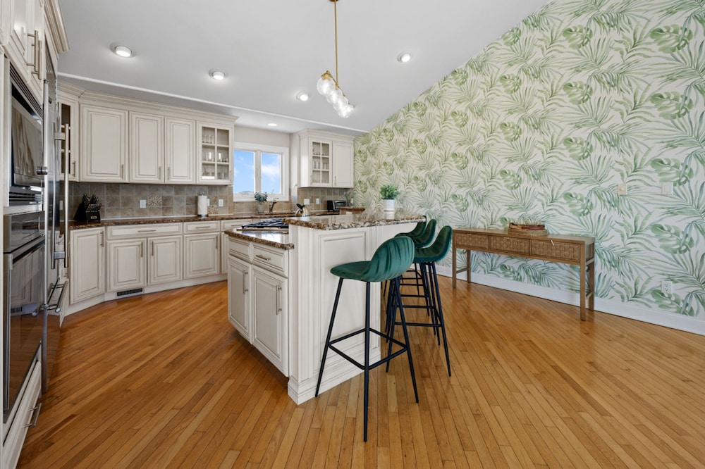 Heated Pool Hot Tub 5BR Game Room Elevator Cabana
