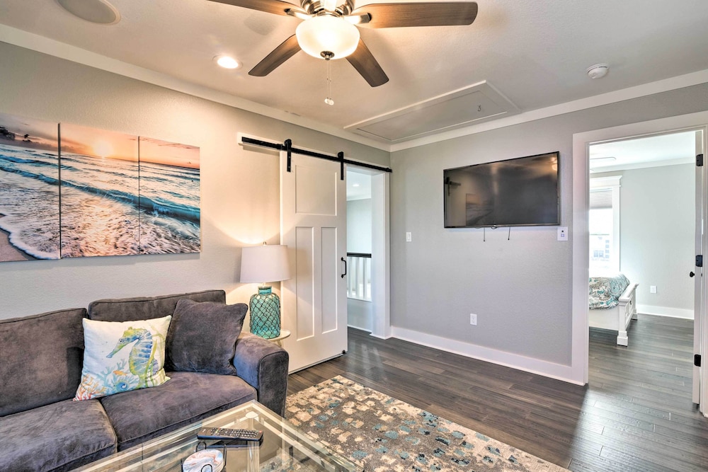 Bayfront Galveston Vacation Rental, Decks & Views!