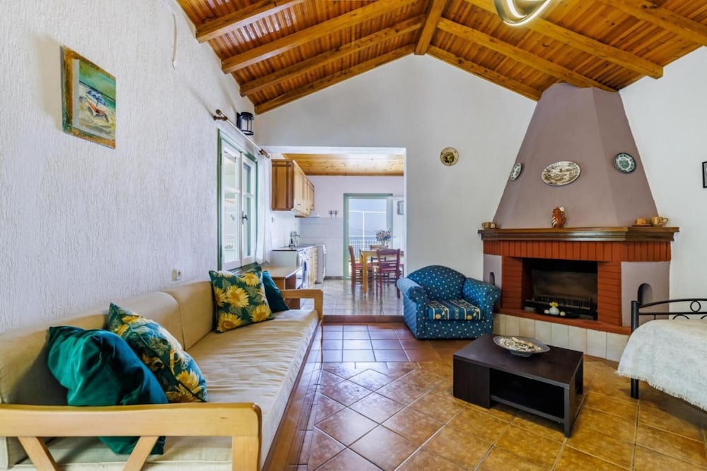 Nerissa Cottage - Skopelos Glossa view 4