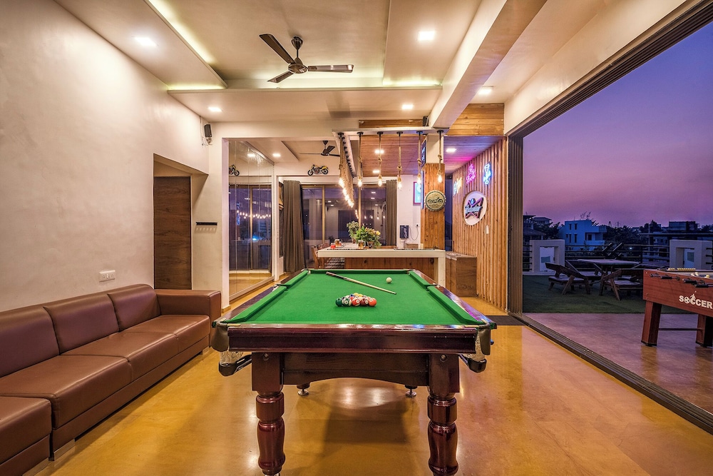 Cosmicstays Luxe Oasis Pool & Bar Villa