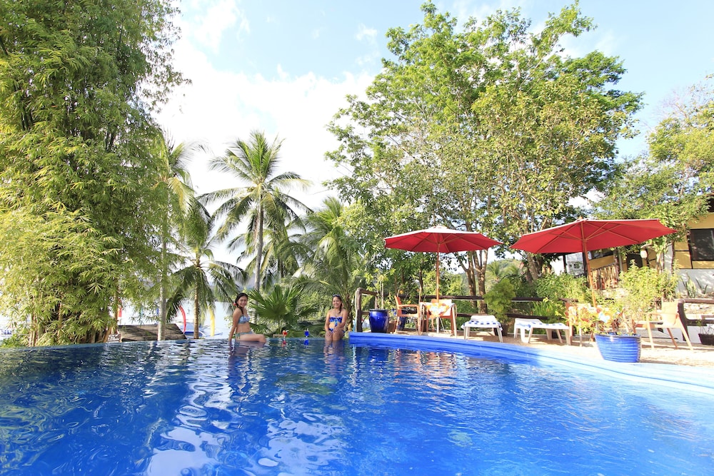 Discovery Island Resort