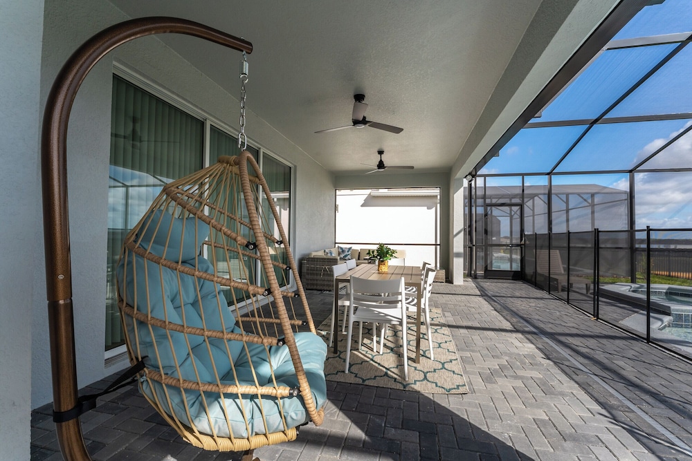 Amazing 8BR Villa by Disney Pool Theater