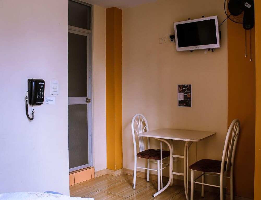 Musky Hs & Suites