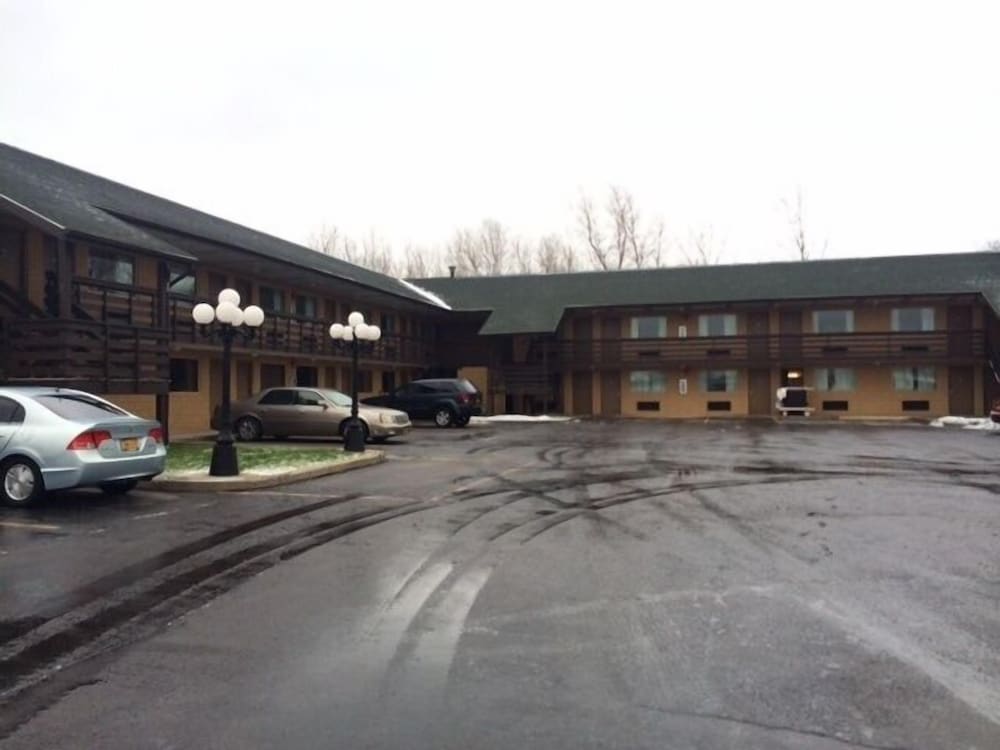 Hospitality Inn - Buffalo Airport